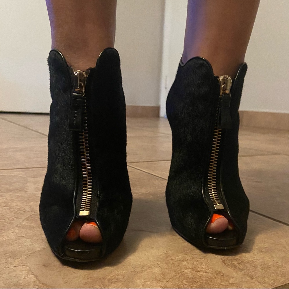 Tom Ford black pony hair stiletto booties - Picture 10 of 10
